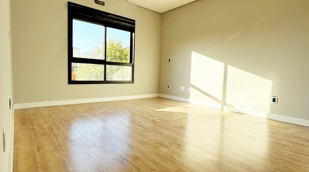 Casa em Condomínio à venda com 140m², 3 dormitórios, 3 suítes, 2 vagas, no bairro Tristeza em Porto Alegre