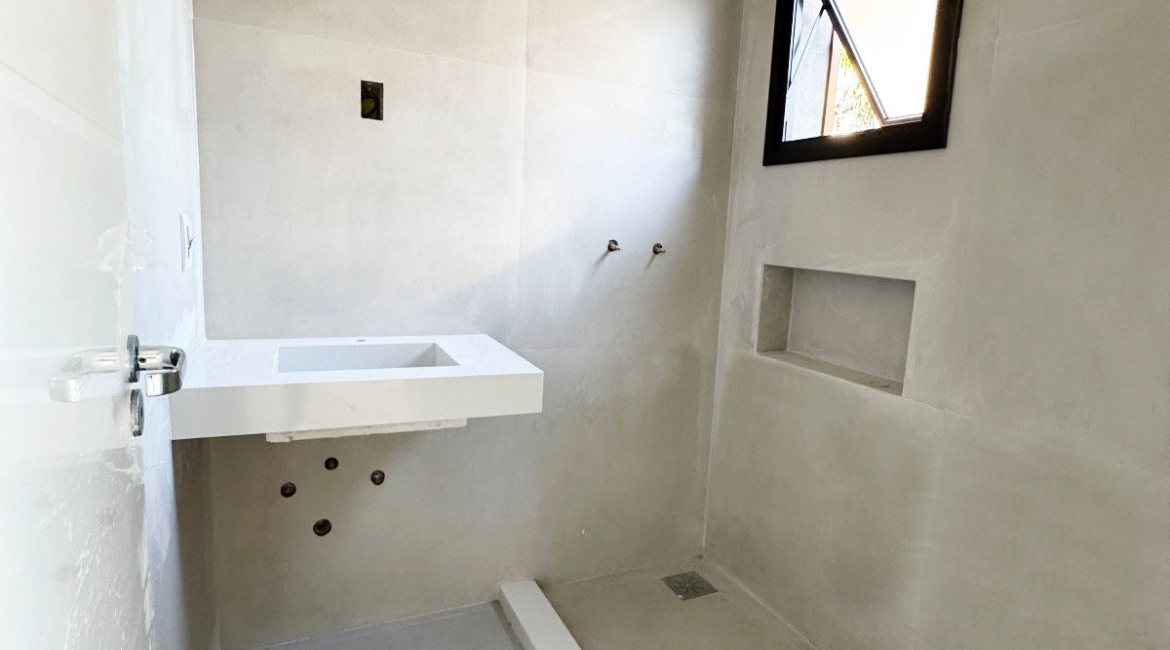 Casa em Condomínio à venda com 140m², 3 dormitórios, 3 suítes, 2 vagas, no bairro Tristeza em Porto Alegre