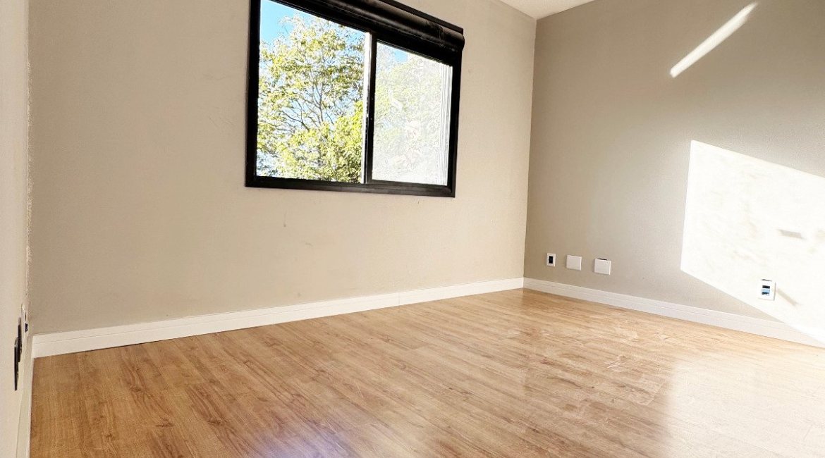 Casa em Condomínio à venda com 140m², 3 dormitórios, 3 suítes, 2 vagas, no bairro Tristeza em Porto Alegre
