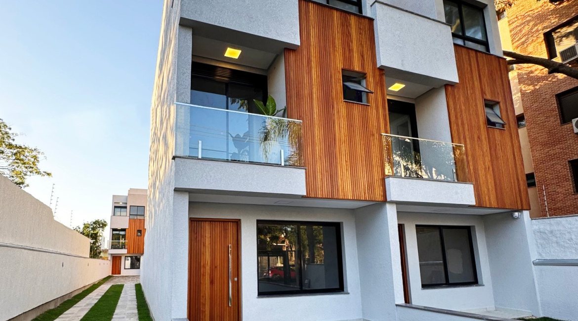 Casa em Condomínio à venda com 140m², 3 dormitórios, 3 suítes, 2 vagas, no bairro Tristeza em Porto Alegre