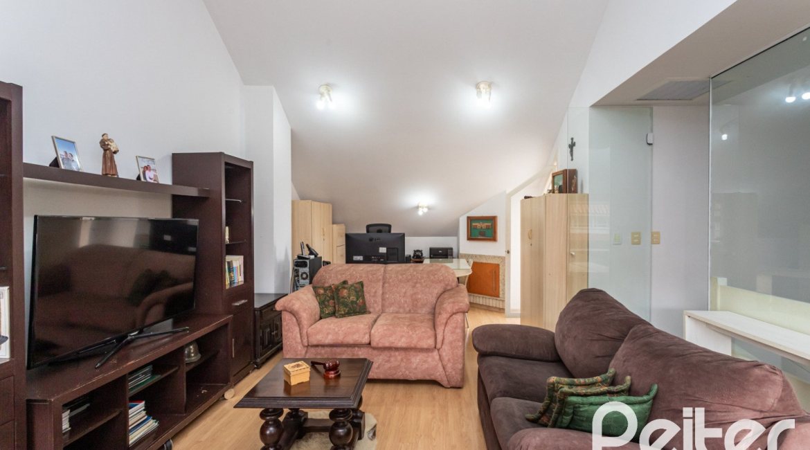 Casa em Condomínio à venda com 250m², 3 dormitórios, 1 suíte, 3 vagas, no bairro Tristeza em PORTO ALEGRE