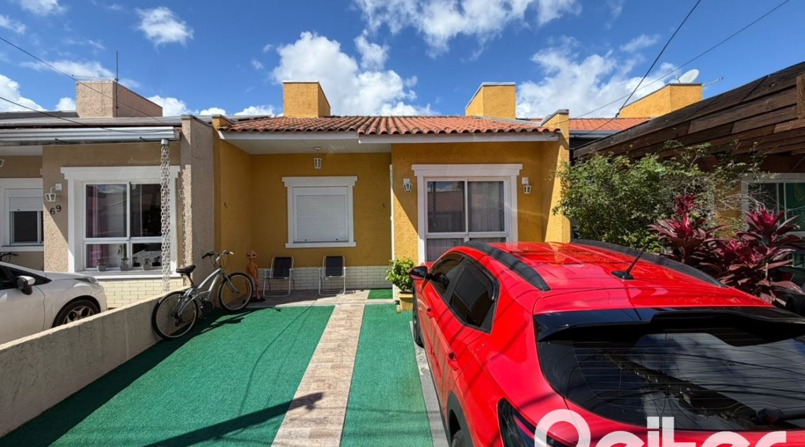 Casa à venda com 52m², 2 dormitórios, 2 vagas, no bairro Hípica em Porto Alegre