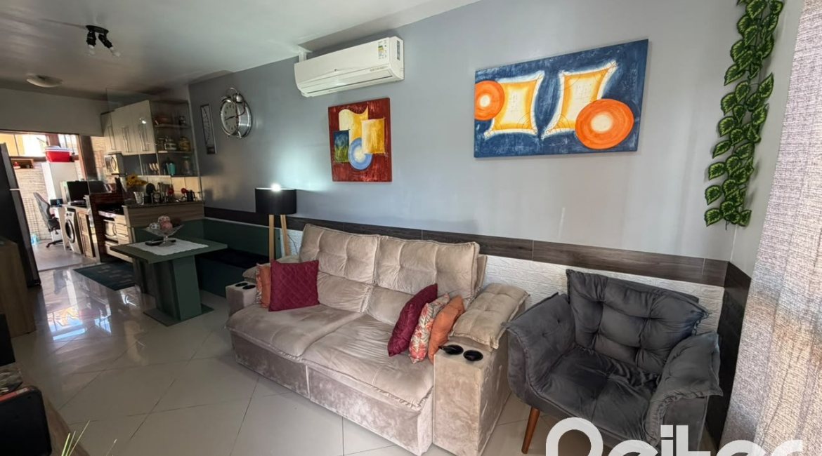 Casa à venda com 52m², 2 dormitórios, 2 vagas, no bairro Hípica em Porto Alegre