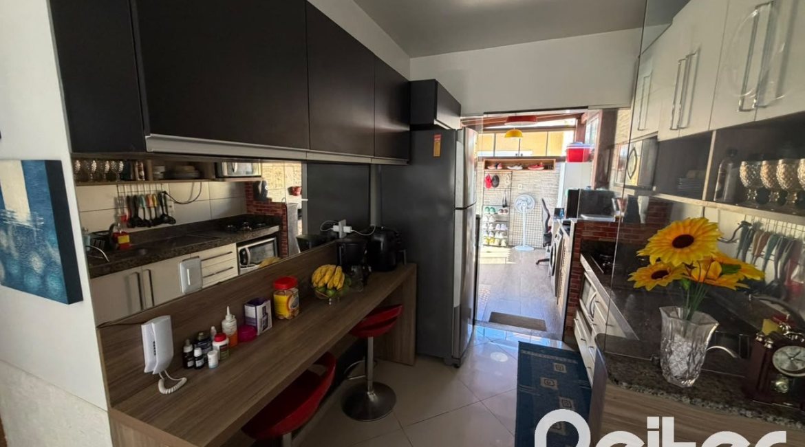 Casa à venda com 52m², 2 dormitórios, 2 vagas, no bairro Hípica em Porto Alegre