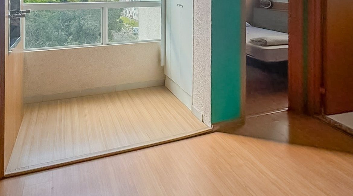 Apartamento à venda com 44m², 2 dormitórios, 1 vaga, no bairro Parque Santa Fé em Porto Alegre