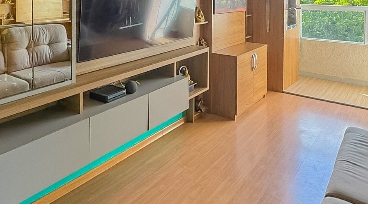 Apartamento à venda com 44m², 2 dormitórios, 1 vaga, no bairro Parque Santa Fé em Porto Alegre