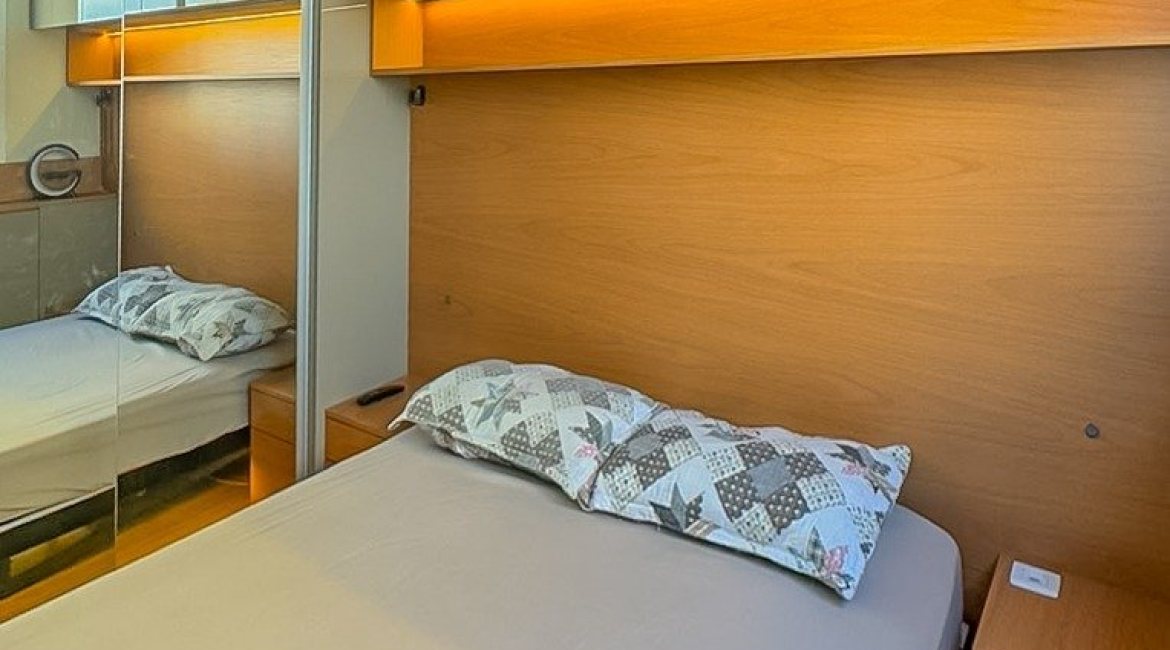 Apartamento à venda com 44m², 2 dormitórios, 1 vaga, no bairro Parque Santa Fé em Porto Alegre