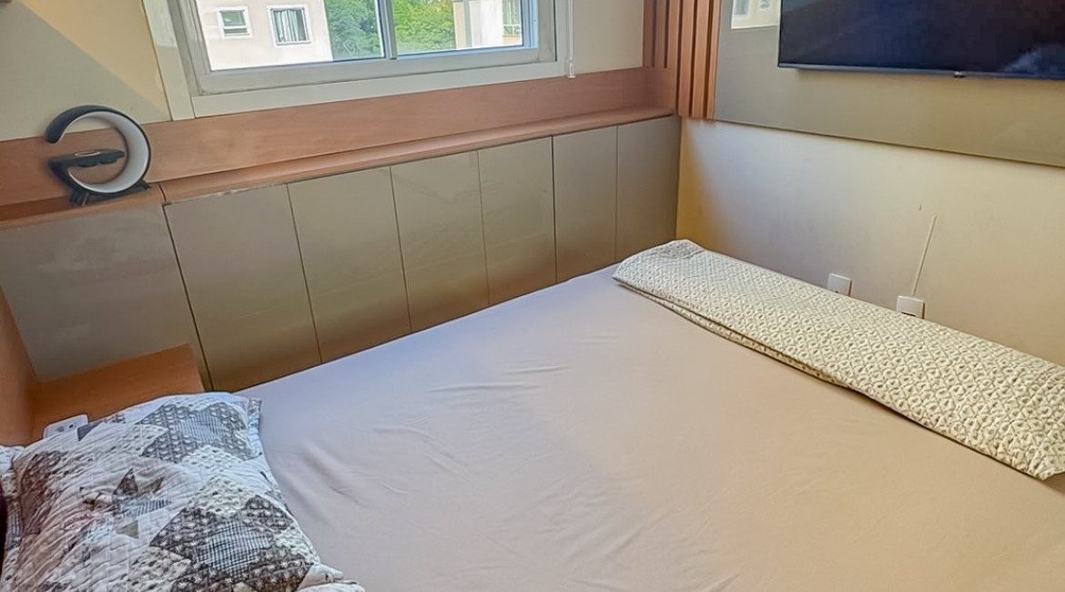 Apartamento à venda com 44m², 2 dormitórios, 1 vaga, no bairro Parque Santa Fé em Porto Alegre