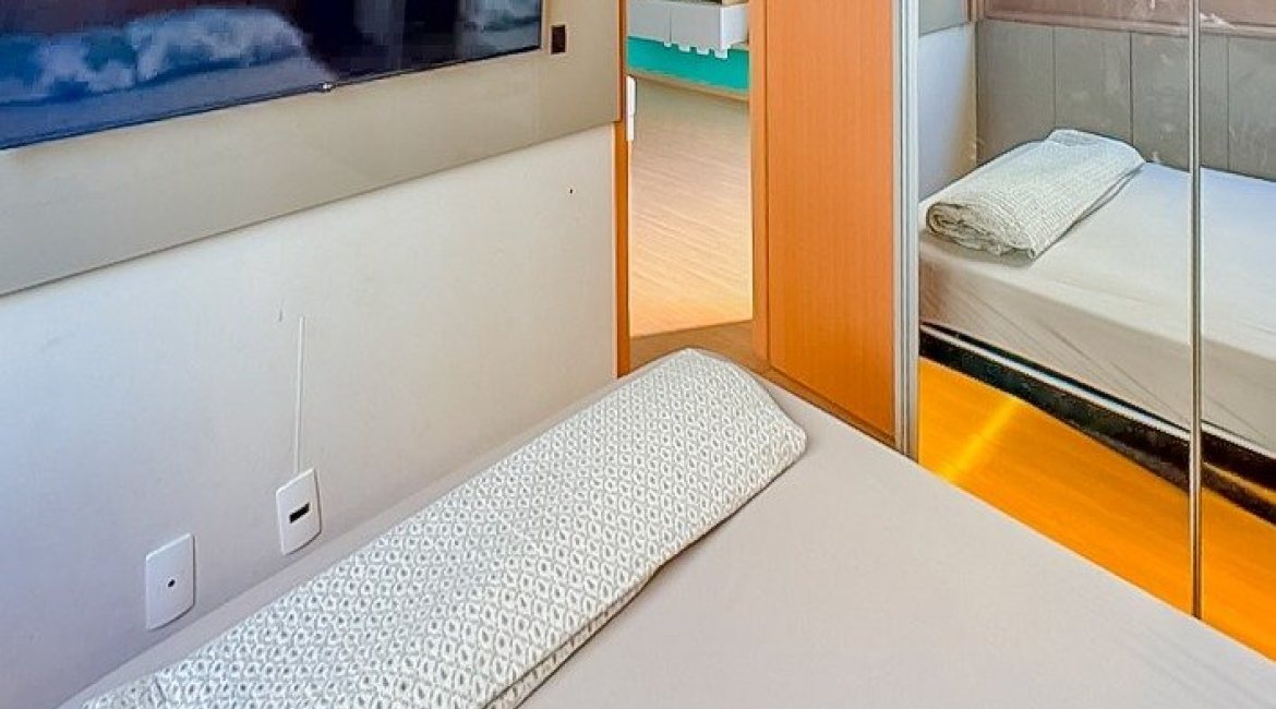 Apartamento à venda com 44m², 2 dormitórios, 1 vaga, no bairro Parque Santa Fé em Porto Alegre