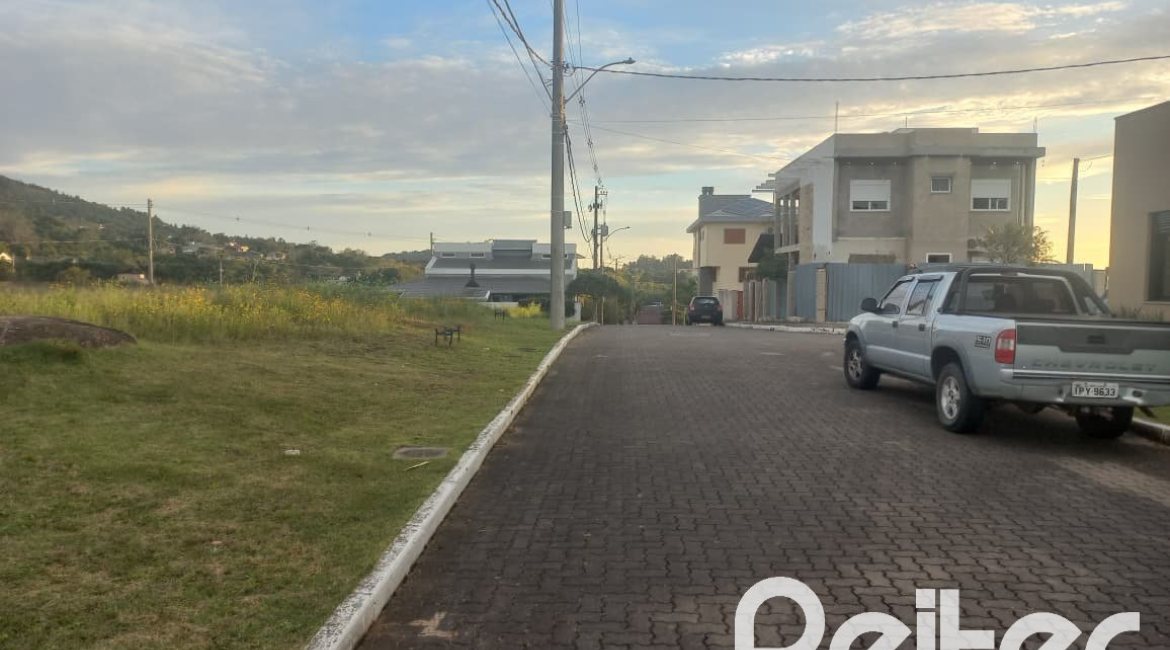 Terreno em condomínio à venda, no bairro Campo Novo em Porto Alegre
