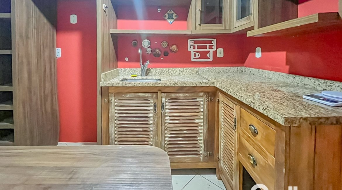 Casa em Condomínio à venda com 102m², 3 dormitórios, 1 suíte, 1 vaga, no bairro Guarujá em Porto Alegre