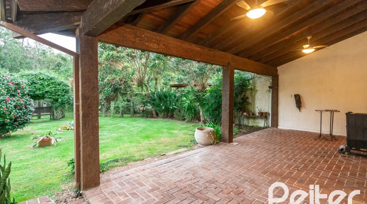 Casa em Condomínio à venda com 216m², 2 dormitórios, 2 suítes, 2 vagas, no bairro Terra Ville em PORTO ALEGRE