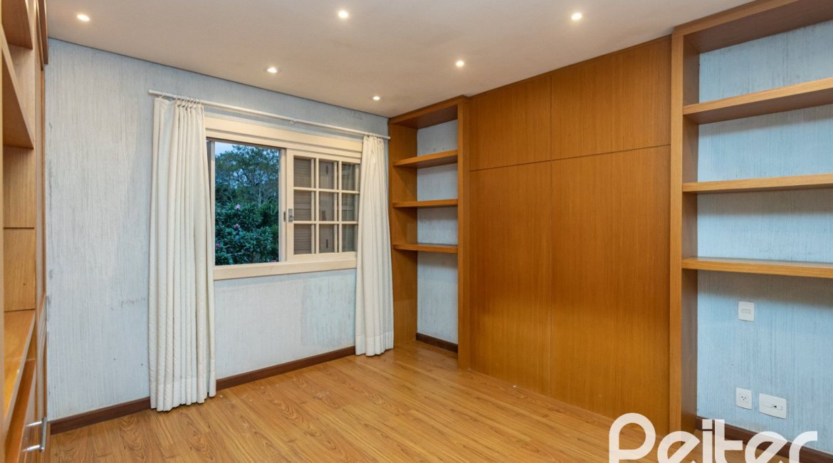 Casa em Condomínio à venda com 216m², 2 dormitórios, 2 suítes, 2 vagas, no bairro Terra Ville em PORTO ALEGRE
