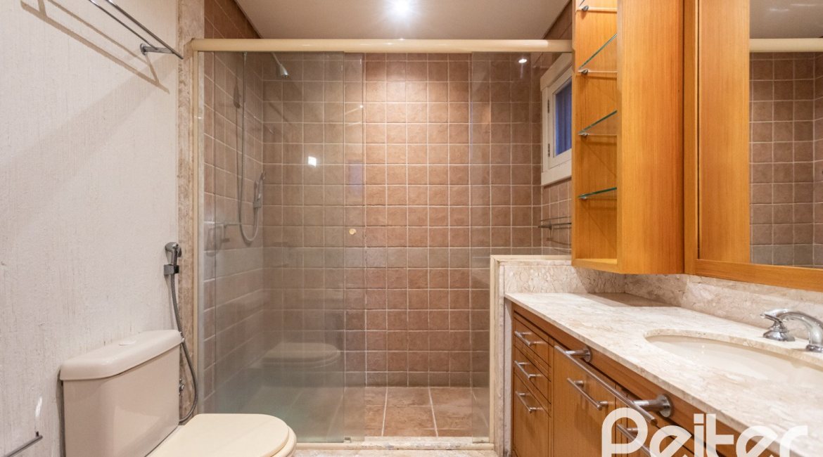 Casa em Condomínio à venda com 216m², 2 dormitórios, 2 suítes, 2 vagas, no bairro Terra Ville em PORTO ALEGRE