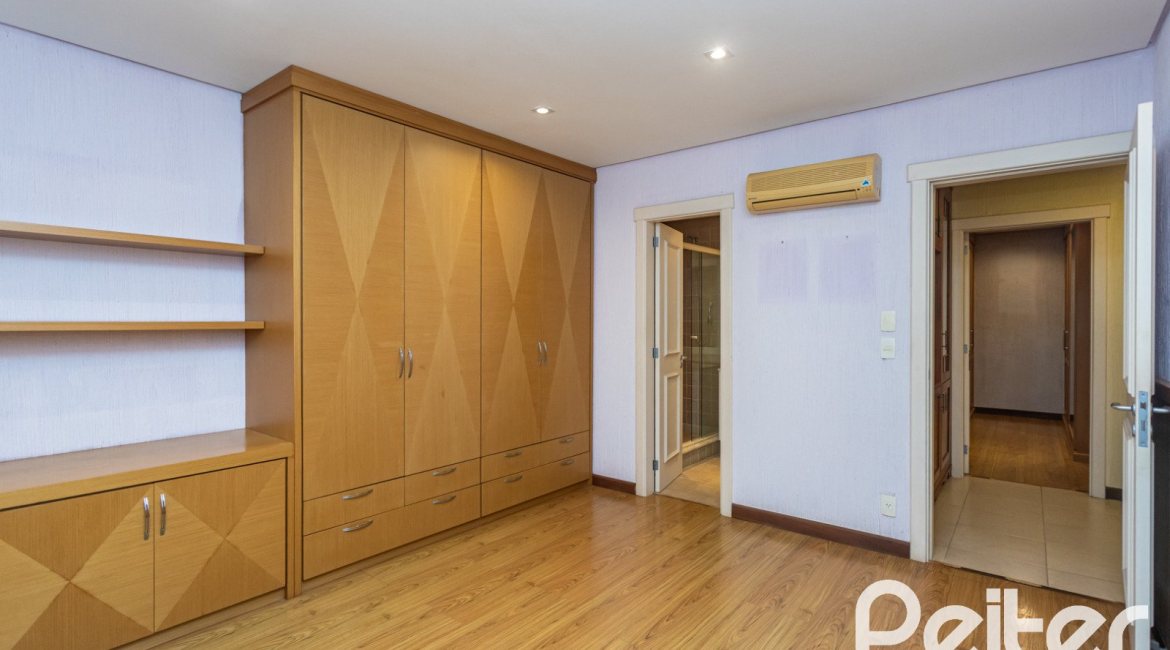 Casa em Condomínio à venda com 216m², 2 dormitórios, 2 suítes, 2 vagas, no bairro Terra Ville em PORTO ALEGRE