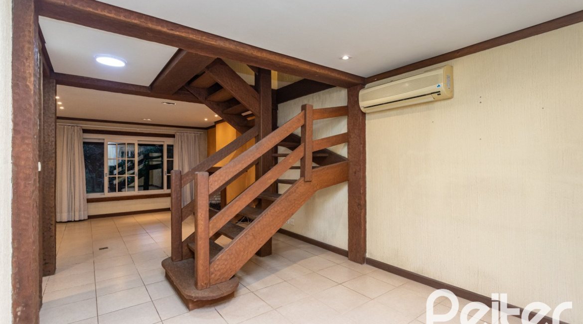 Casa em Condomínio à venda com 216m², 2 dormitórios, 2 suítes, 2 vagas, no bairro Terra Ville em PORTO ALEGRE