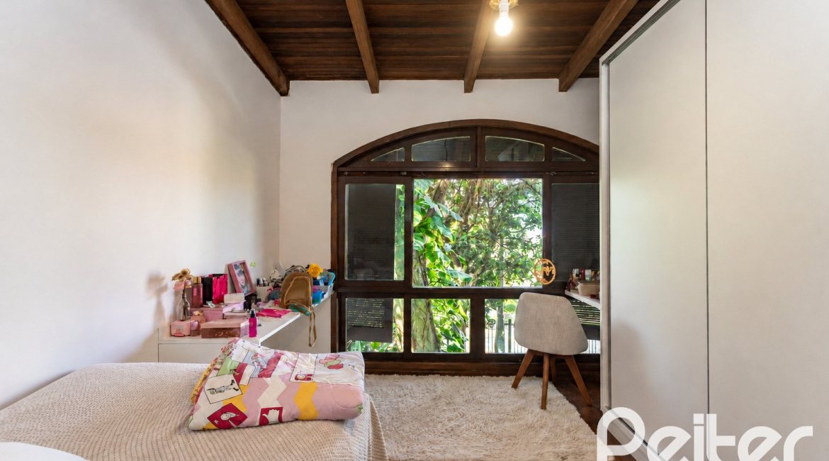 Casa à venda com 334m², 4 dormitórios, 1 suíte, no bairro Jardim Isabel em Porto Alegre
