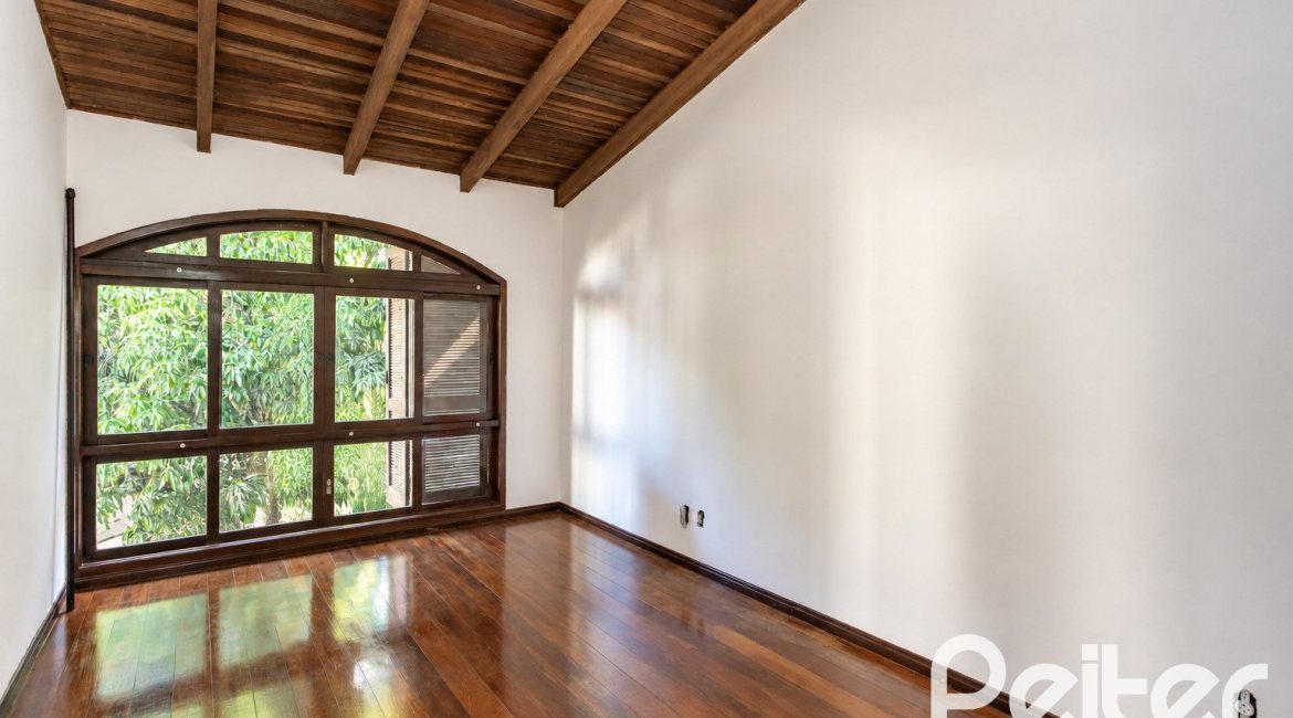Casa à venda com 334m², 4 dormitórios, 1 suíte, no bairro Jardim Isabel em Porto Alegre