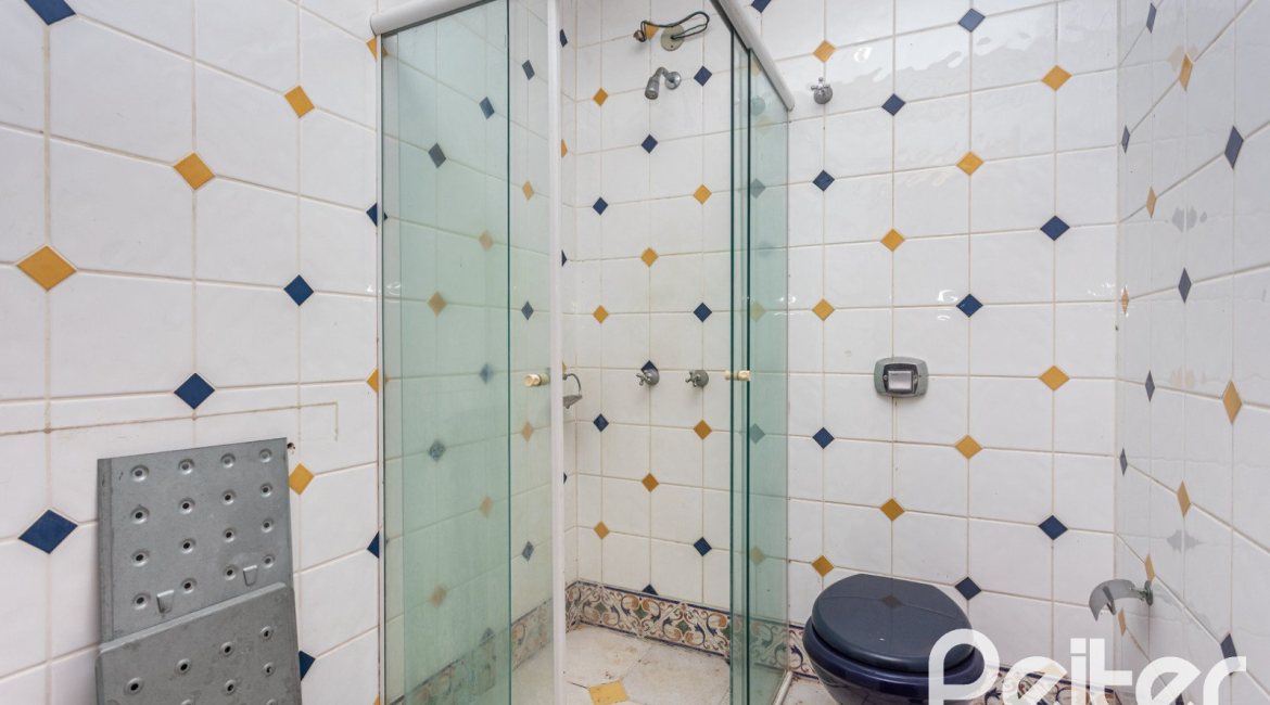 Casa à venda com 247m², 3 dormitórios, 3 suítes, 4 vagas, no bairro Ipanema em Porto Alegre