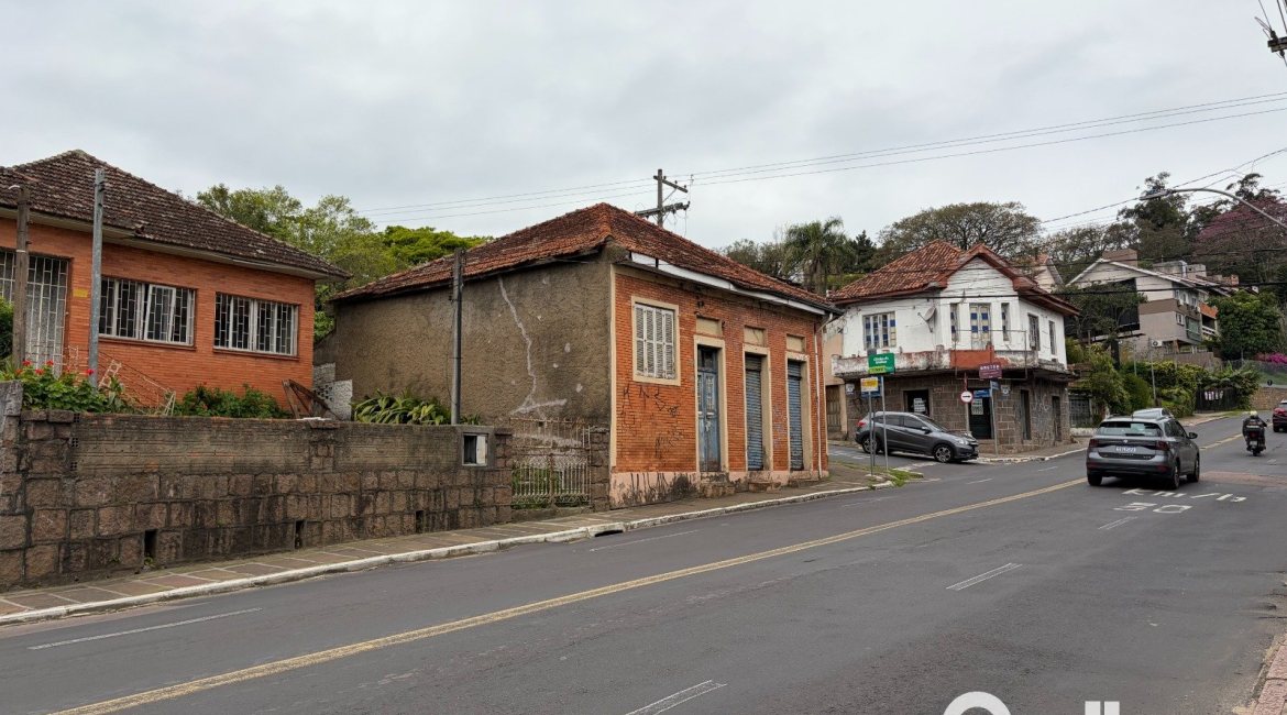 Terreno à venda com 554m², no bairro Tristeza em Porto Alegre