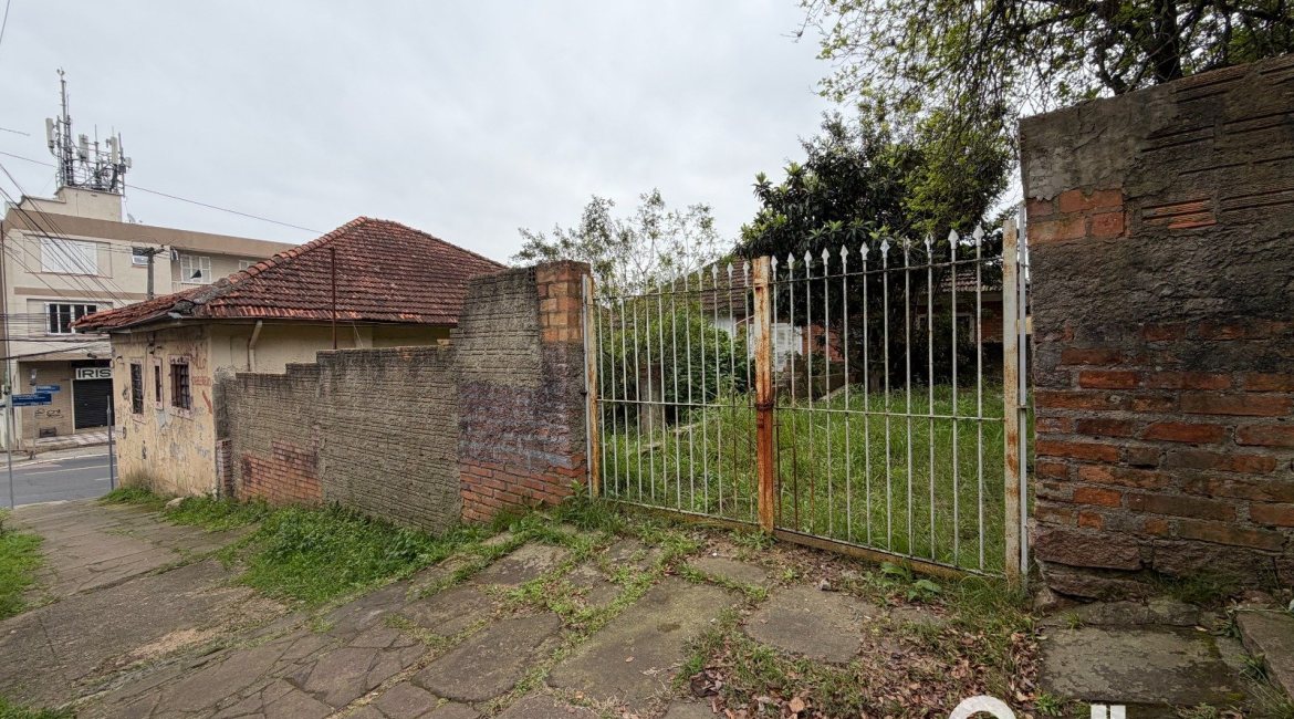 Terreno à venda com 554m², no bairro Tristeza em Porto Alegre