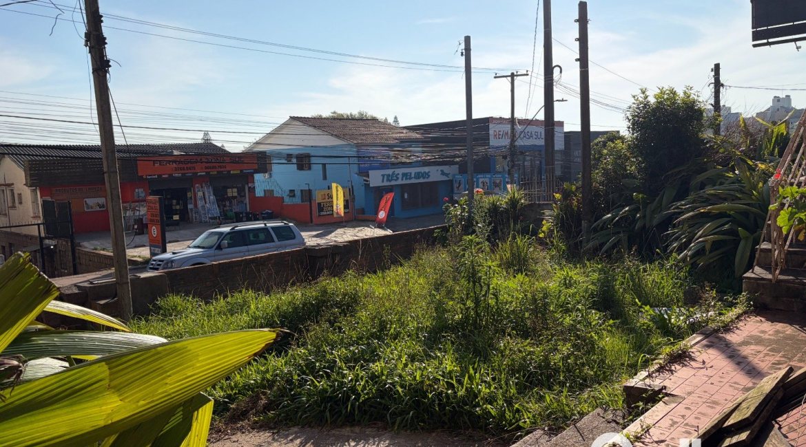 Terreno à venda com 554m², no bairro Tristeza em Porto Alegre