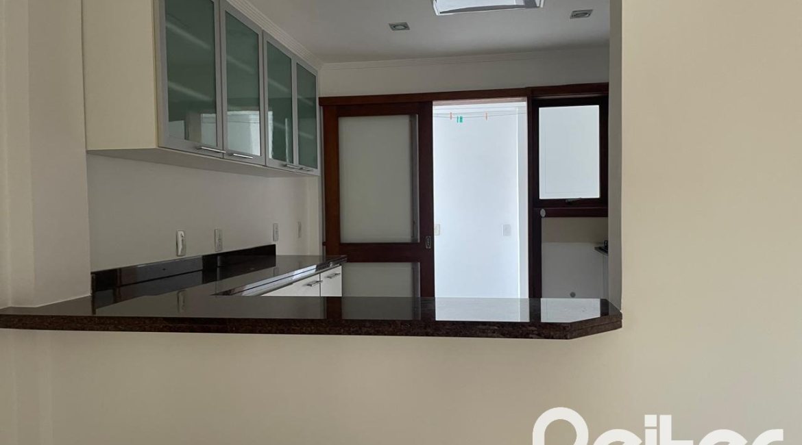 Apartamento à venda com 84m², 2 dormitórios, 1 suíte, 2 vagas, no bairro Tristeza em Porto Alegre