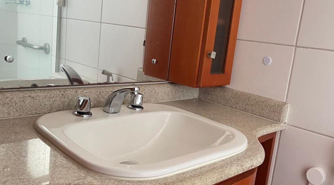 Apartamento à venda com 84m², 2 dormitórios, 1 suíte, 2 vagas, no bairro Tristeza em Porto Alegre