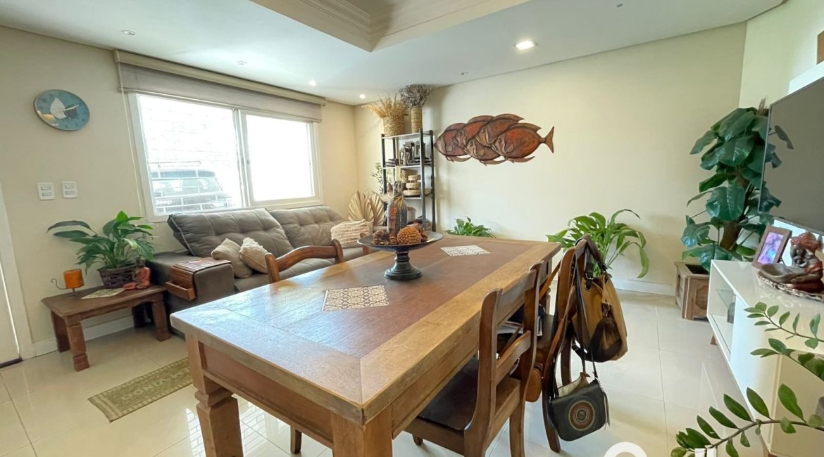 Casa em Condomínio à venda com 105m², 3 dormitórios, 1 suíte, 2 vagas, no bairro Tristeza em Porto Alegre