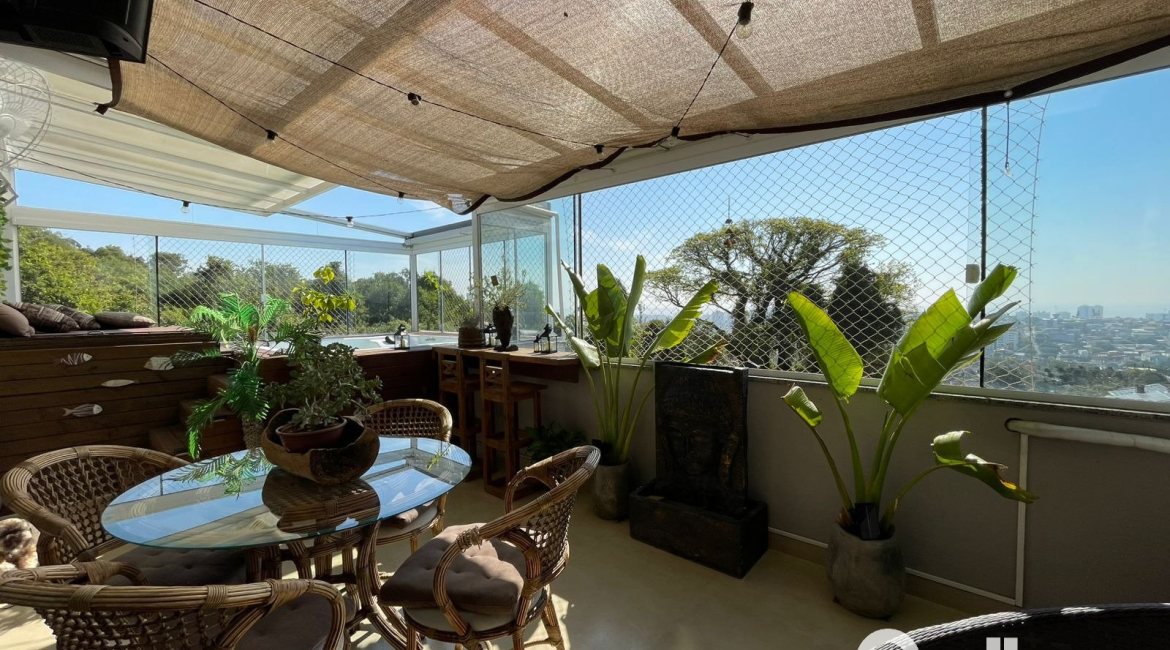 Casa em Condomínio à venda com 105m², 3 dormitórios, 1 suíte, 2 vagas, no bairro Tristeza em Porto Alegre