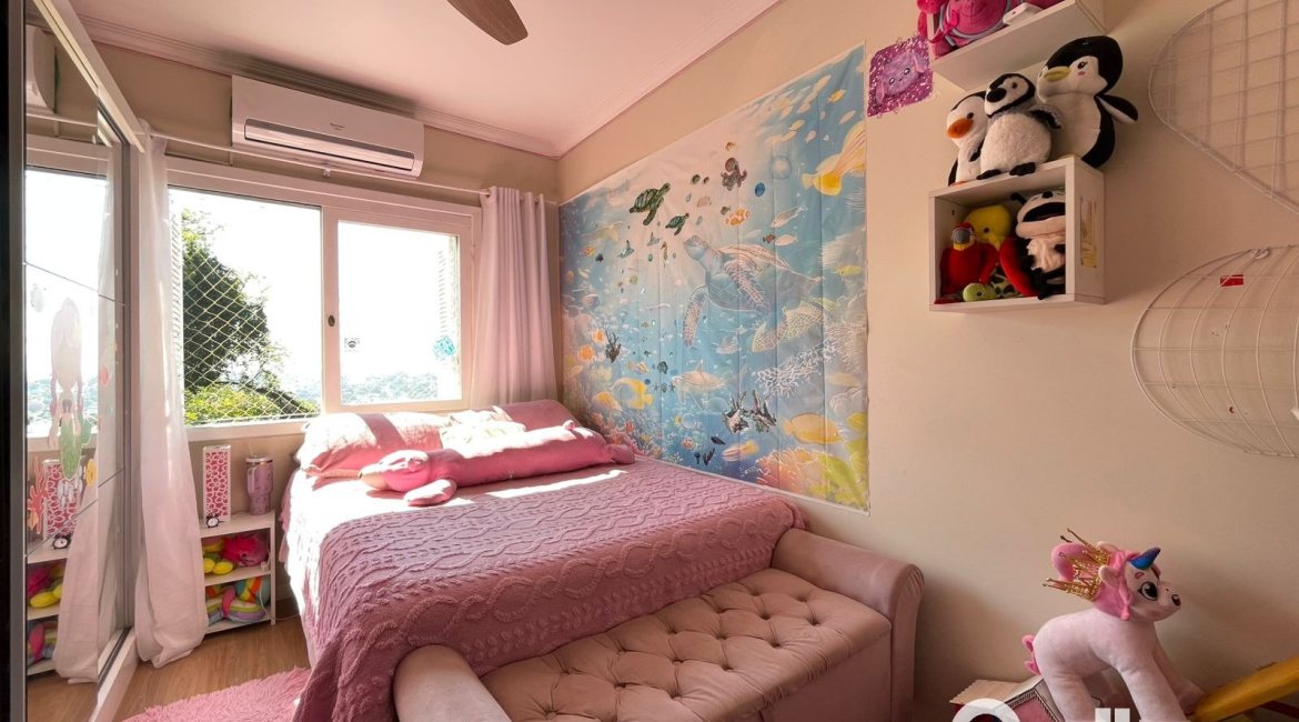 Casa em Condomínio à venda com 105m², 3 dormitórios, 1 suíte, 2 vagas, no bairro Tristeza em Porto Alegre