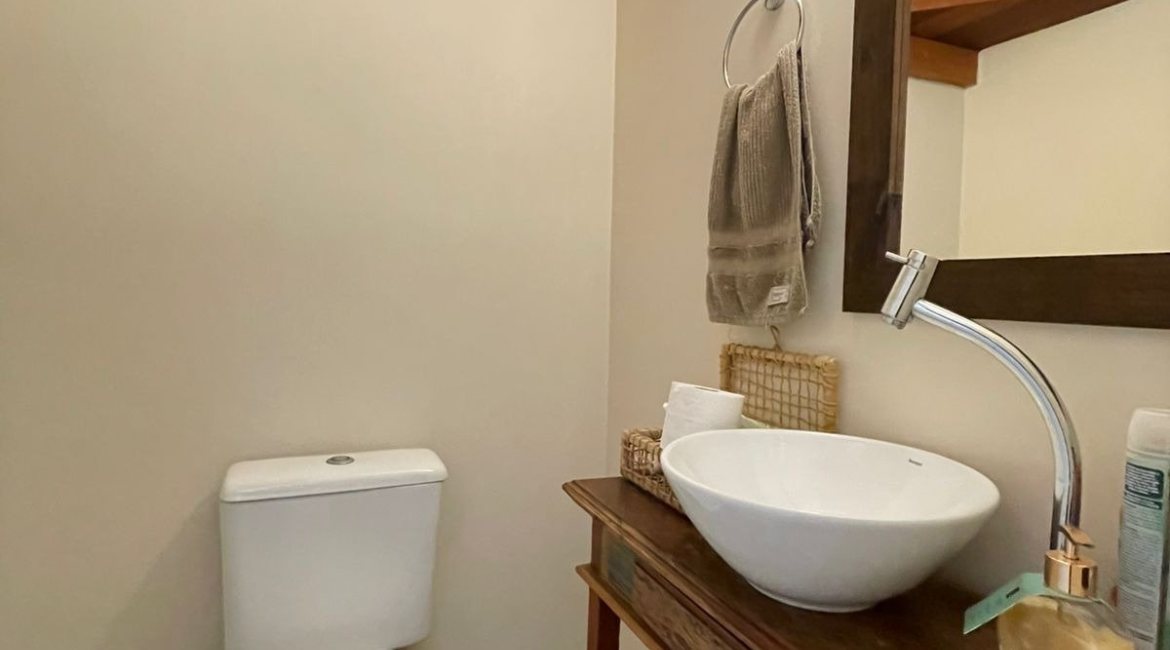 Casa em Condomínio à venda com 105m², 3 dormitórios, 1 suíte, 2 vagas, no bairro Tristeza em Porto Alegre