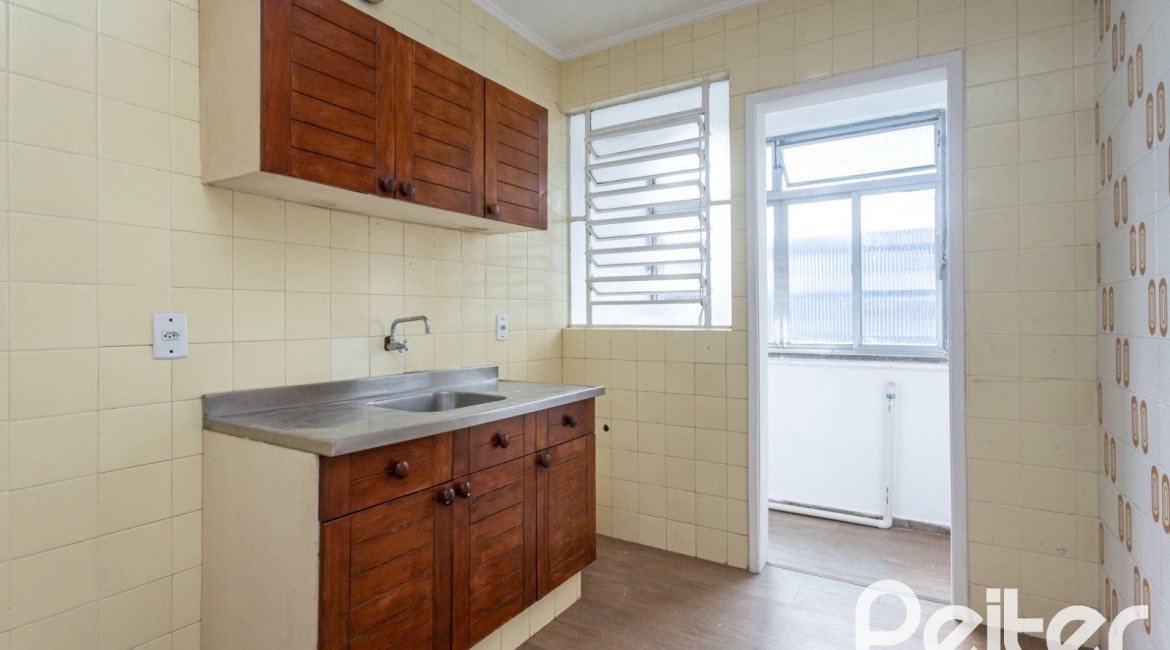 Apartamento à venda com 69m², 3 dormitórios, no bairro Cristal em Porto Alegre