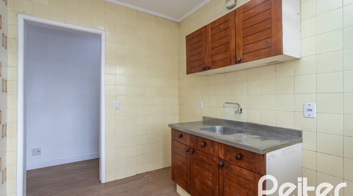 Apartamento à venda com 69m², 3 dormitórios, no bairro Cristal em Porto Alegre