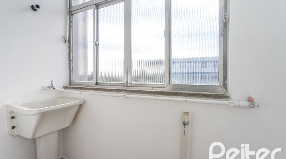 Apartamento à venda com 69m², 3 dormitórios, no bairro Cristal em Porto Alegre