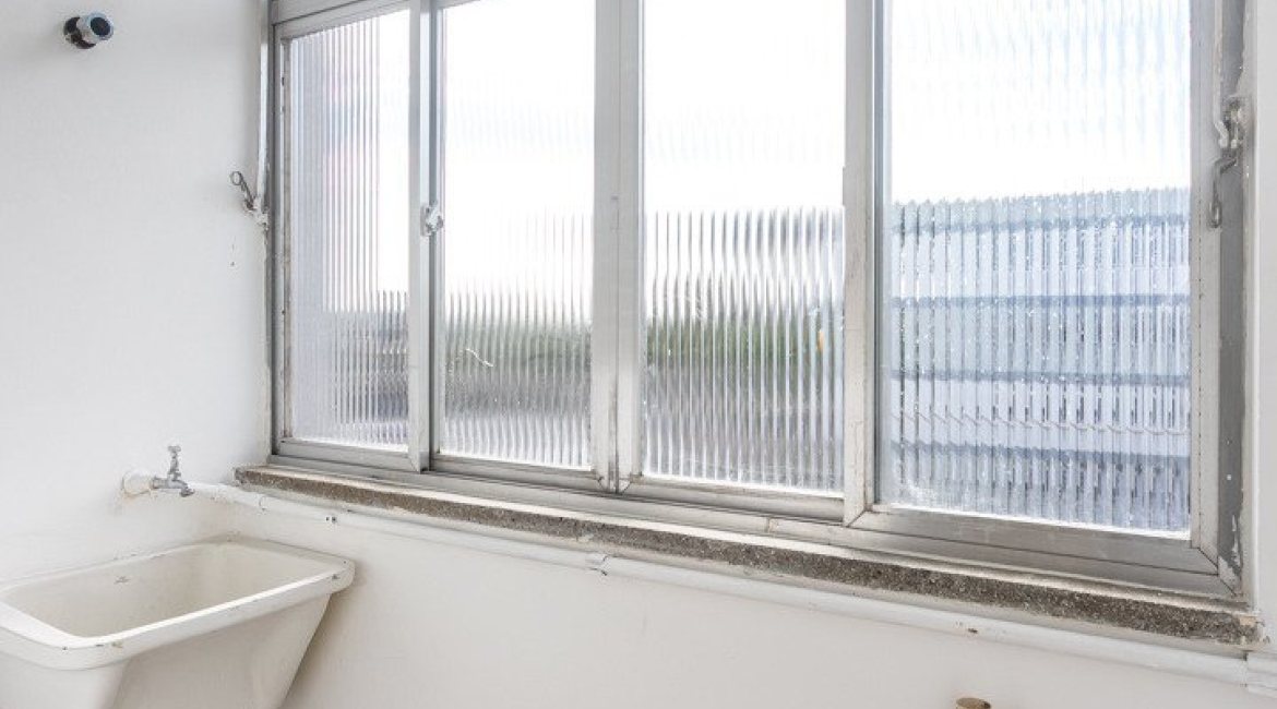 Apartamento à venda com 69m², 3 dormitórios, no bairro Cristal em Porto Alegre