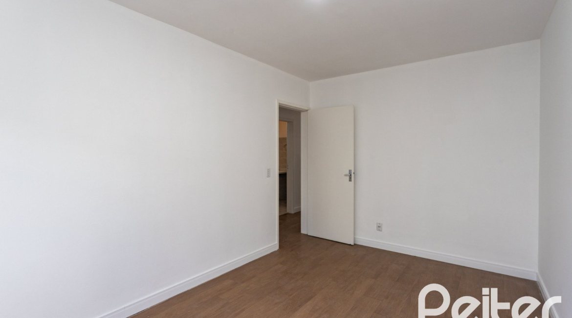 Apartamento à venda com 69m², 3 dormitórios, no bairro Cristal em Porto Alegre