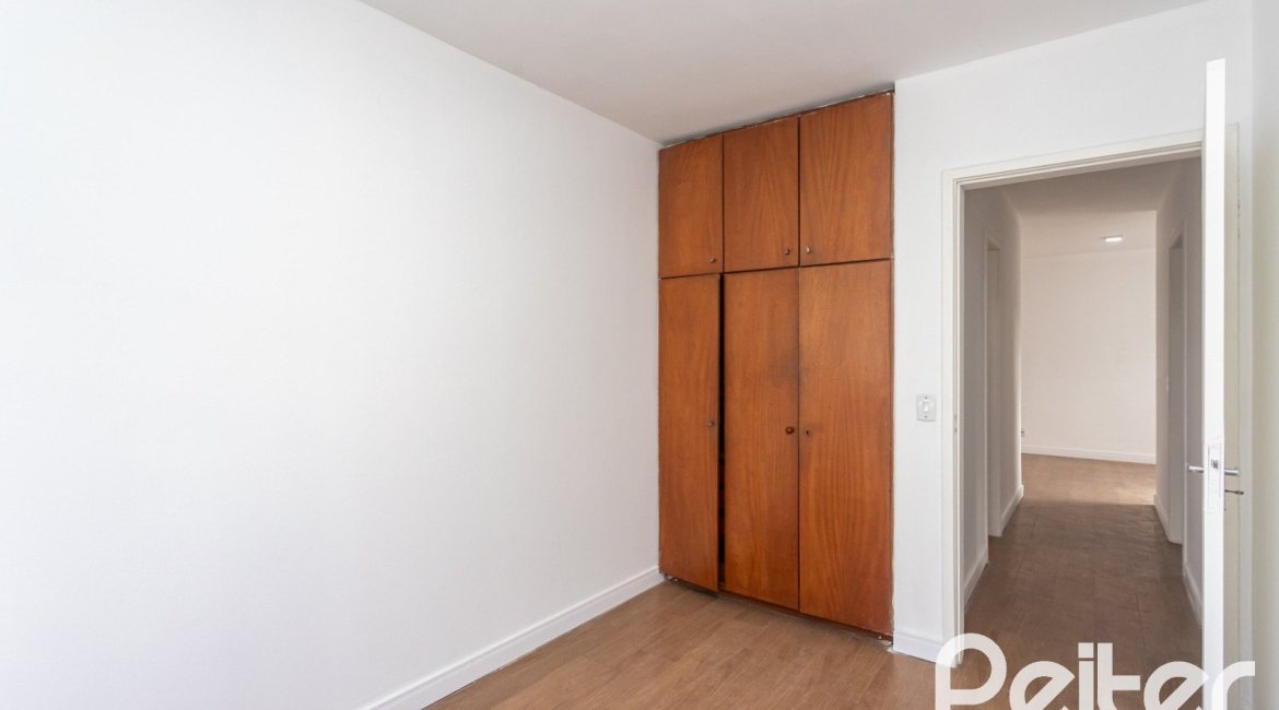 Apartamento à venda com 69m², 3 dormitórios, no bairro Cristal em Porto Alegre
