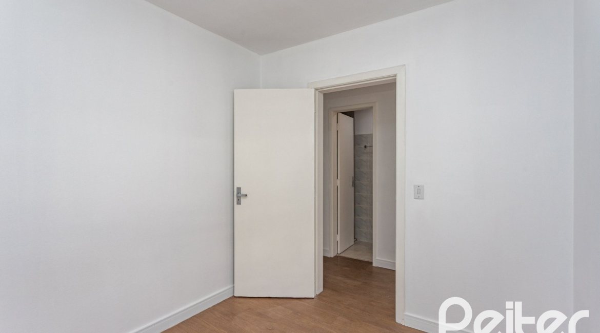 Apartamento à venda com 69m², 3 dormitórios, no bairro Cristal em Porto Alegre