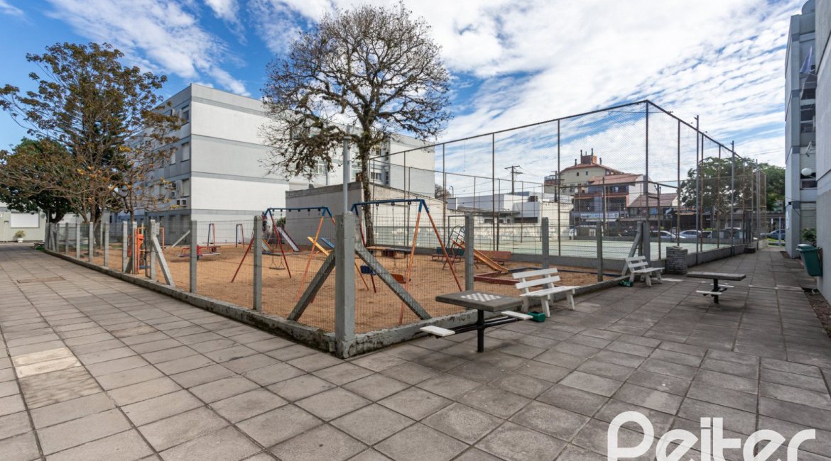 Apartamento à venda com 69m², 3 dormitórios, no bairro Cristal em Porto Alegre