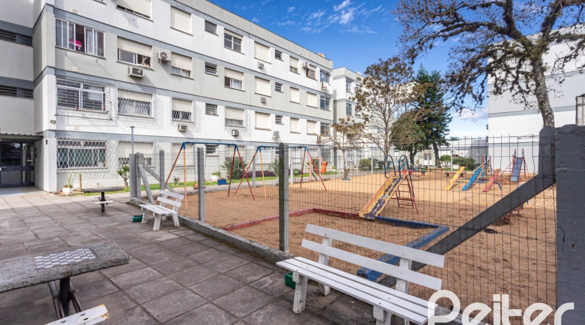 Apartamento à venda com 69m², 3 dormitórios, no bairro Cristal em Porto Alegre