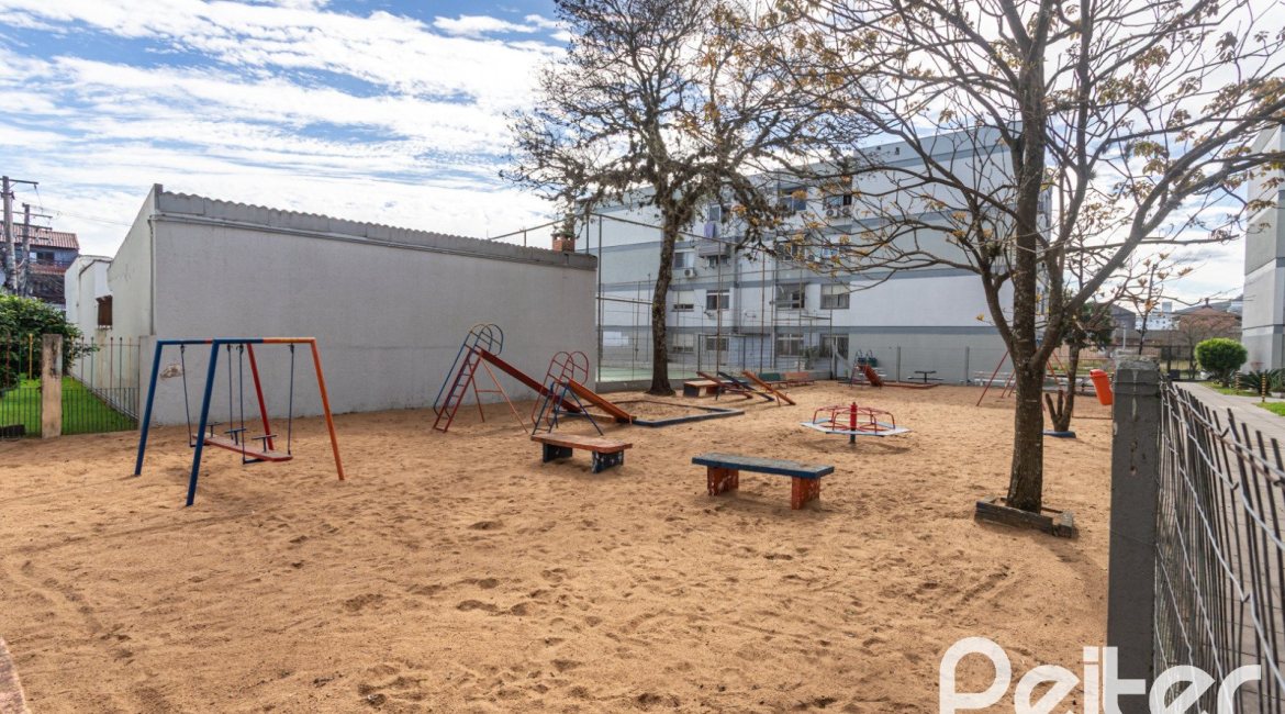Apartamento à venda com 69m², 3 dormitórios, no bairro Cristal em Porto Alegre