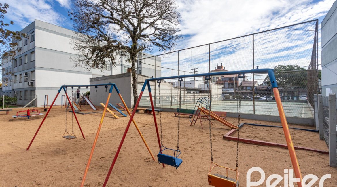 Apartamento à venda com 69m², 3 dormitórios, no bairro Cristal em Porto Alegre