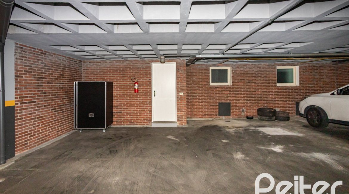 Casa em Condomínio à venda com 193m², 3 dormitórios, 2 suítes, 2 vagas, no bairro Chácara das Pedras em Porto Alegre
