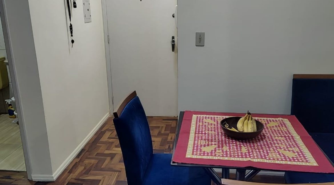 Apartamento à venda com 42m², 1 dormitório, 1 vaga, no bairro Cristal em Porto Alegre