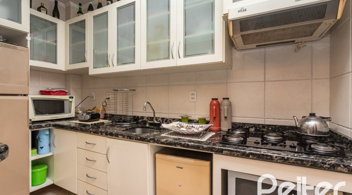 Casa à venda com 157m², 3 dormitórios, 1 suíte, 2 vagas, no bairro Ipanema em Porto Alegre