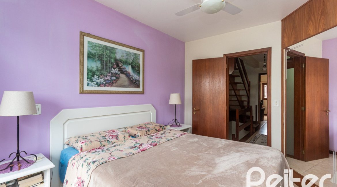 Casa à venda com 157m², 3 dormitórios, 1 suíte, 2 vagas, no bairro Ipanema em Porto Alegre