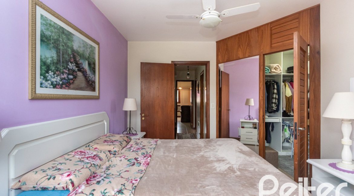 Casa à venda com 157m², 3 dormitórios, 1 suíte, 2 vagas, no bairro Ipanema em Porto Alegre