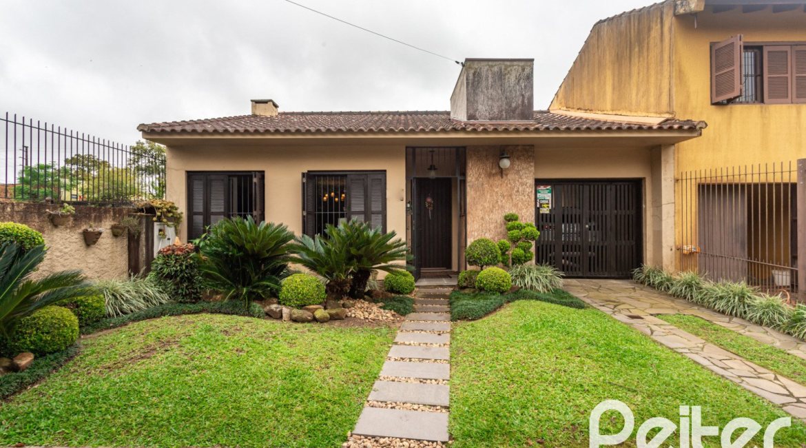 Casa à venda com 149m², 3 dormitórios, 1 suíte, 3 vagas, no bairro Ipanema em Porto Alegre