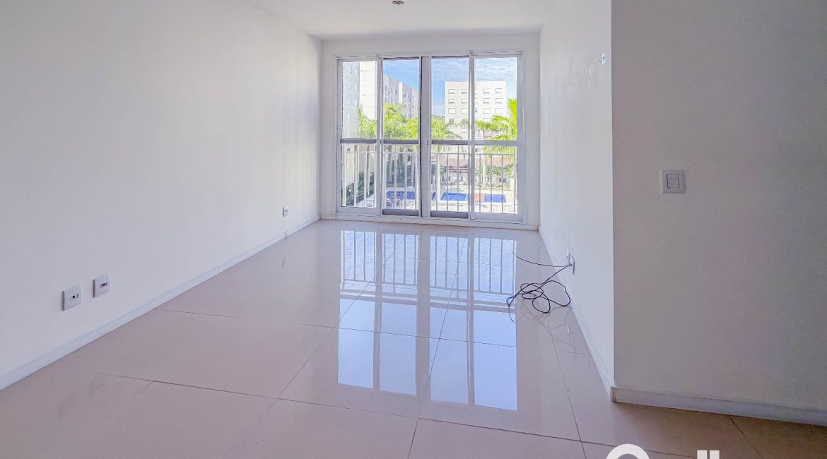 Apartamento à venda com 57m², 2 dormitórios, 1 suíte, 1 vaga, no bairro Vila Nova em PORTO ALEGRE